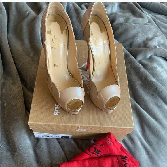 Christian Louboutin Shoes - Auth Christian Louboutin 37.5/7.5 runs 36.5/6.5